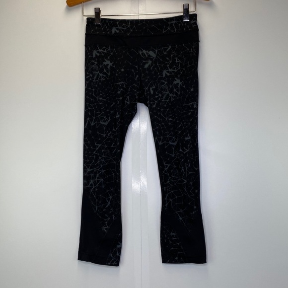 Lululemon Run Inspire 2 Crop Leggings with Mesh - Picture 6 of 15